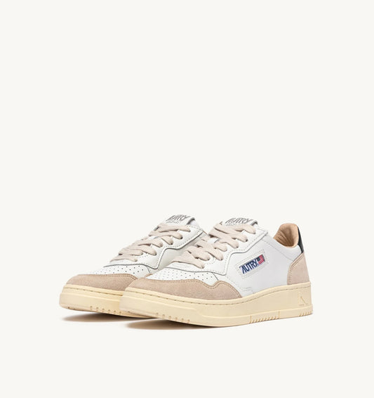 BASKETS MEDALIST LOW EN CUIR BLANC ET NOIR ET DAIM BEIGE
