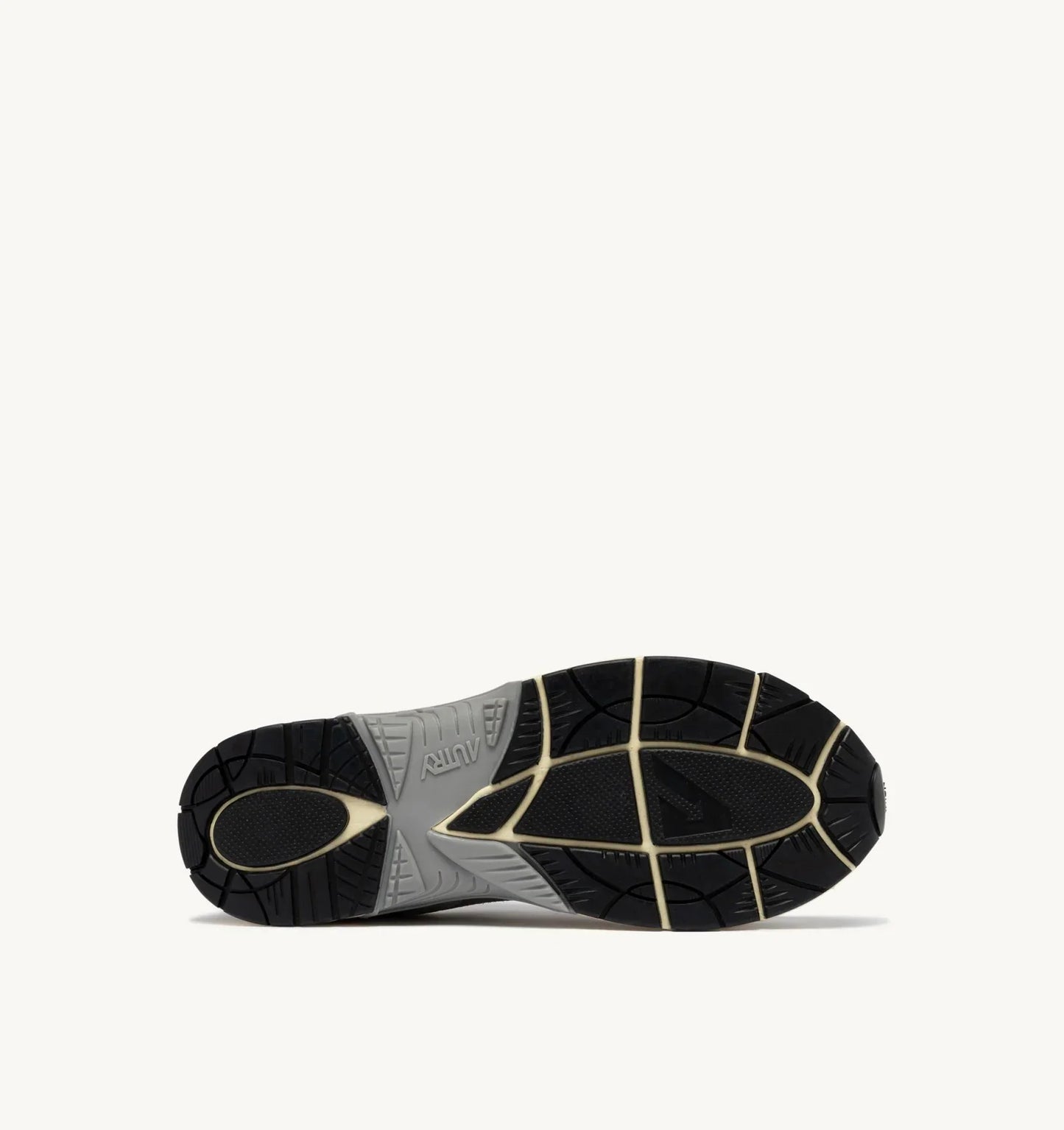 BASKETS HYPERWAY EN MESH ET DAIM BLANC ET PLUMBLEO
