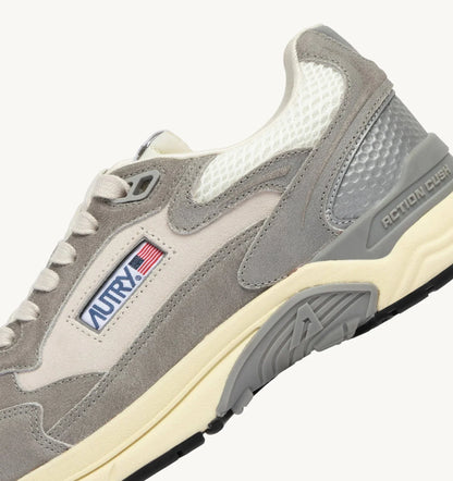 BASKETS HYPERWAY EN MESH ET DAIM BLANC ET PLUMBLEO
