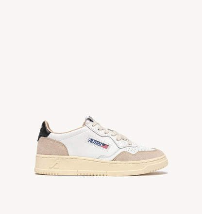 BASKETS MEDALIST LOW EN CUIR BLANC ET NOIR ET DAIM BEIGE