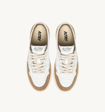 BASKETS MEDALIST LOW EN CUIR BLANC ET DAIM ANTILOPE