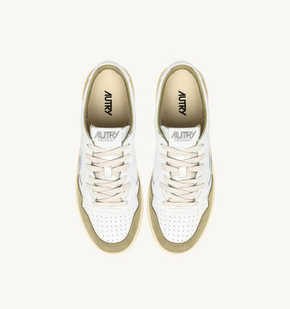BASKETS MEDALIST LOW EN CUIR BLANC ET DAIM GRAY GREEN