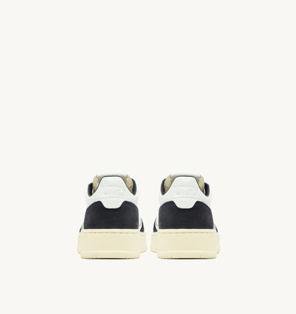 BASKETS MEDALIST LOW EN CUIR BLANC ET DAIM OCEAN