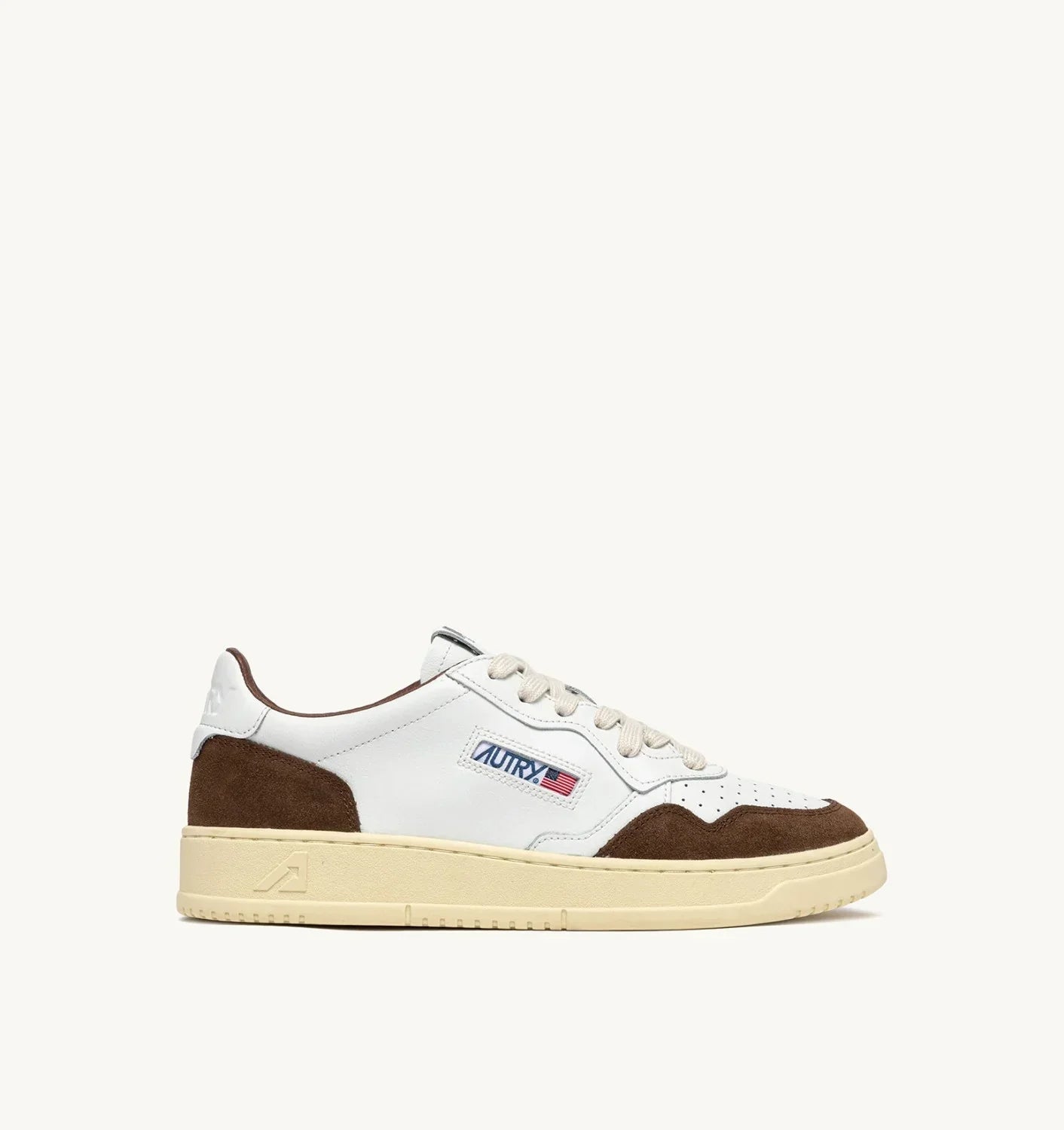 BASKETS MEDALIST LOW EN CUIR BLANC ET DAIM TUNDRA