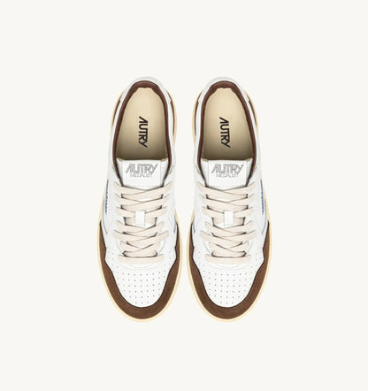 BASKETS MEDALIST LOW EN CUIR BLANC ET DAIM TUNDRA